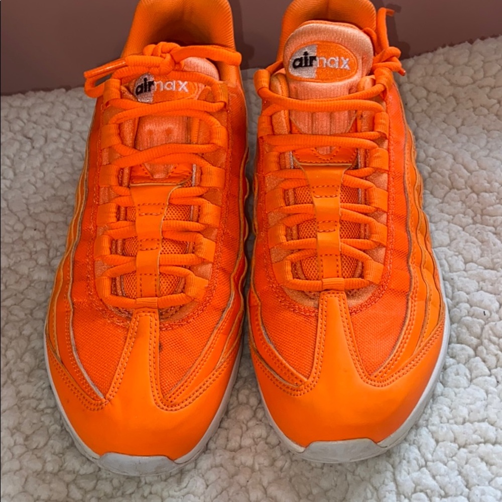 Orange just do it airmax 95’s with box